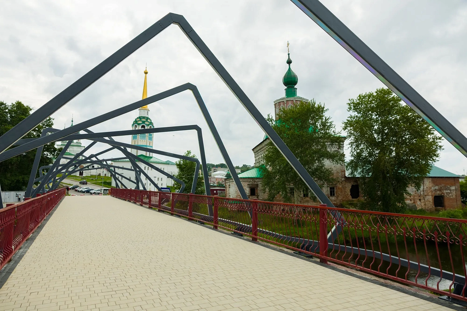 Мост Влюбленных в Соликамске (Пермский край)