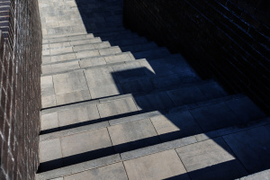 Купите квадратную тротуарную плитку от производителя «Поревит»