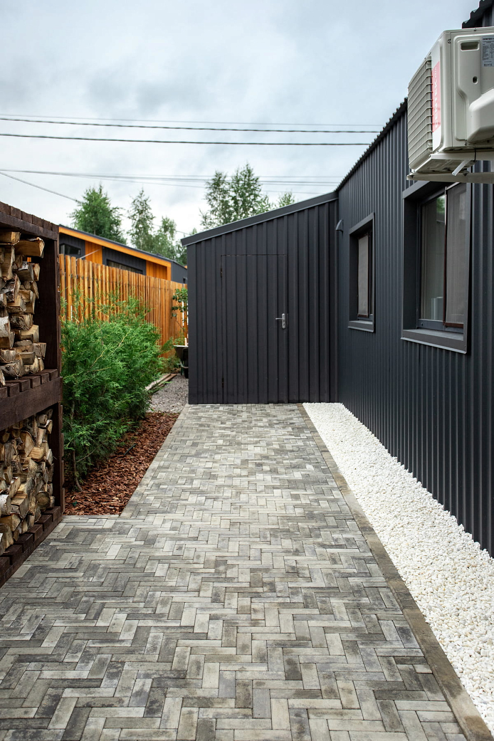 Ландшафтный дизайн участка 9 соток на Московском тракте